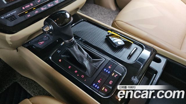 Kia Carnival 9-seater Prestige 2016 — фото 9