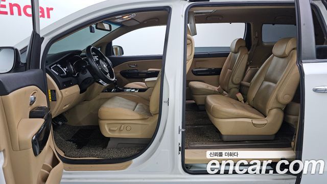 Kia Carnival 9-seater Prestige 2016 — фото 17