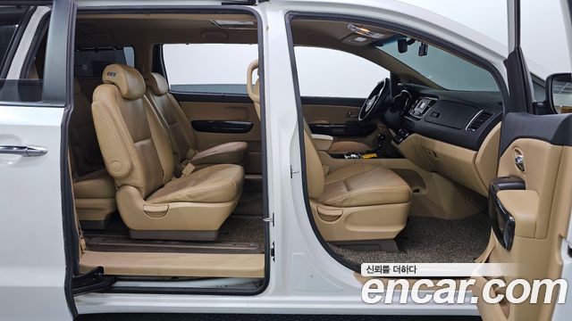 Kia Carnival 9-seater Prestige 2016 — фото 19