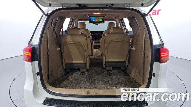 Kia Carnival 9-seater Prestige 2016 — фото 20