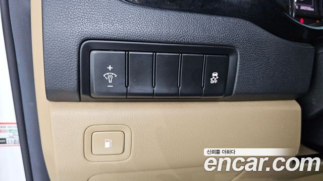 Kia Carnival 9-seater Prestige 2016 — фото 27
