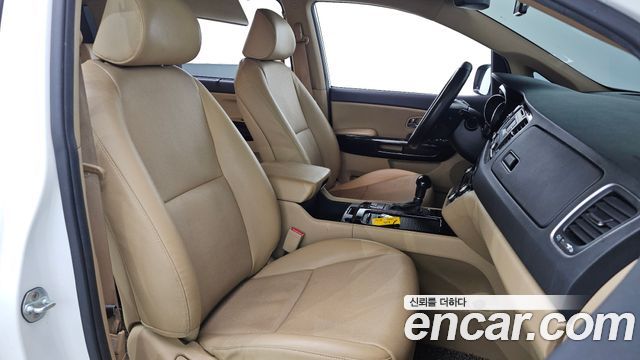 Kia Carnival 9-seater Prestige 2016 — фото 28