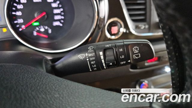 Kia Carnival 9-seater Prestige 2016 — фото 29
