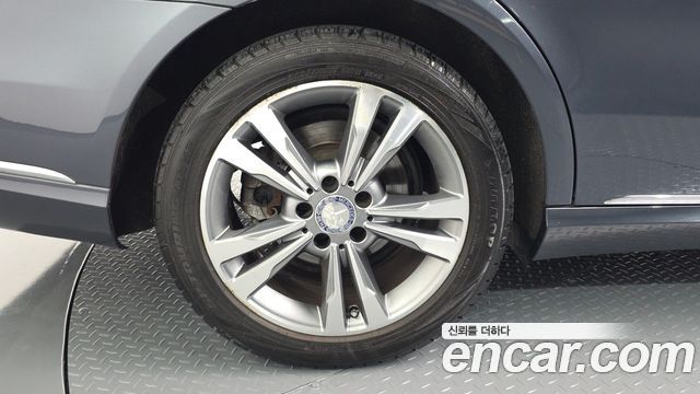 Mercedes-Benz E-Class (W212) E220 CDI Avantgarde 2016 — фото 5