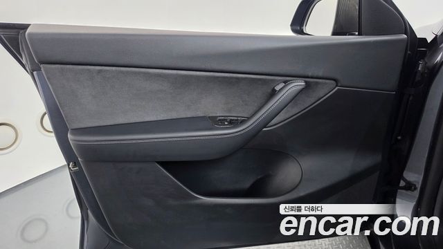 Tesla Model Y Long Range AWD 2021 — фото 24