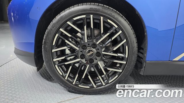 MINI Cooper Electric (IV) SE Favoured 2024 — фото 5