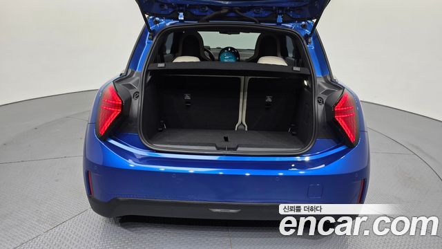 MINI Cooper Electric (IV) SE Favoured 2024 — фото 16