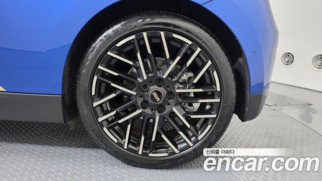 MINI Cooper Electric (IV) SE Favoured 2024 — фото 21