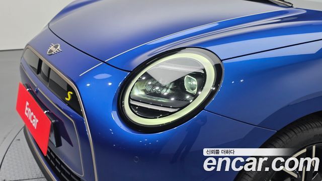 MINI Cooper Electric (IV) SE Favoured 2024 — фото 22