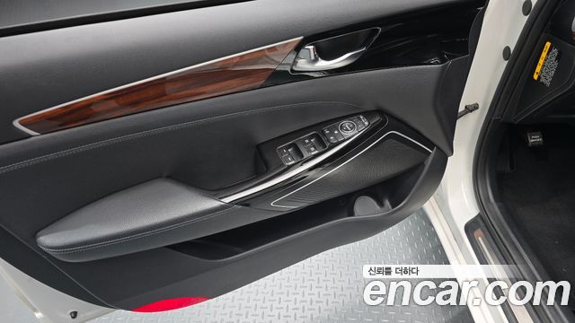 Kia K7 3.0 LPI Luxury (Rental Car) 2017 — фото 24