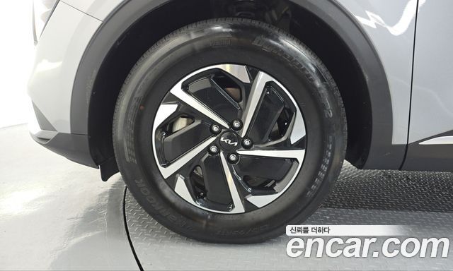 Kia Sportage Hybrid (V) Prestige 2023 — фото 5