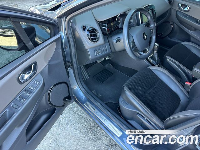 Renault Korea Clio Intens 2019 — фото 7
