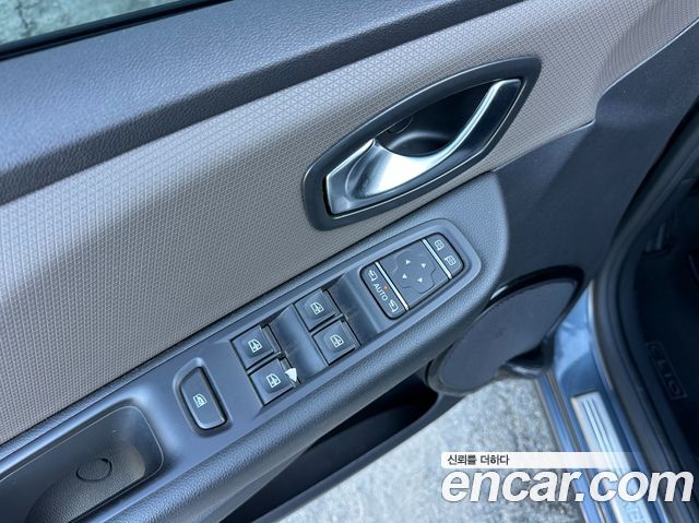 Renault Korea Clio Intens 2019 — фото 8