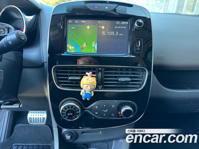 Renault Korea Clio Intens 2019 — фото 16