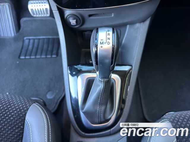 Renault Korea Clio Intens 2019 — фото 18