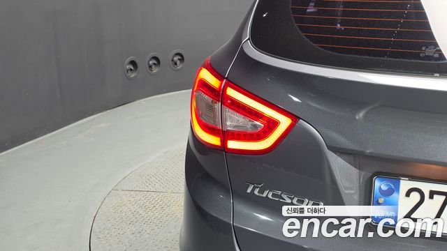Hyundai Tucson ix Diesel(e-VGT) 2WD Smart special 2015 — фото 23