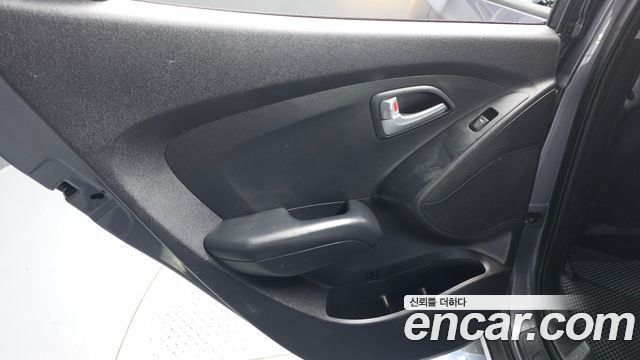 Hyundai Tucson ix Diesel(e-VGT) 2WD Smart special 2015 — фото 25