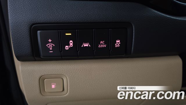 Kia Carnival Gasoline 7-seater Hi-Limousine President 2018 — фото 28
