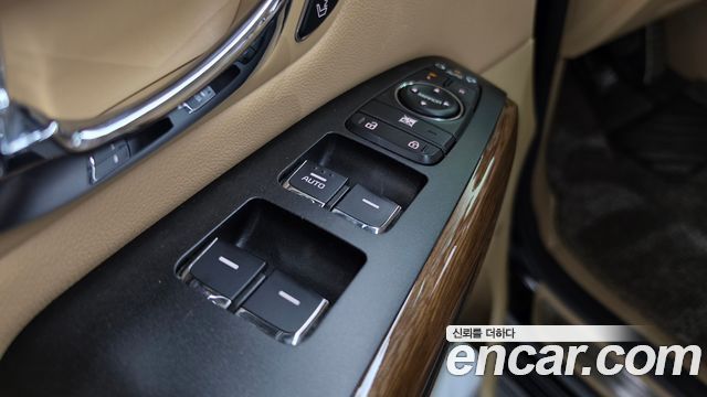 Kia Carnival Gasoline 7-seater Hi-Limousine President 2018 — фото 31