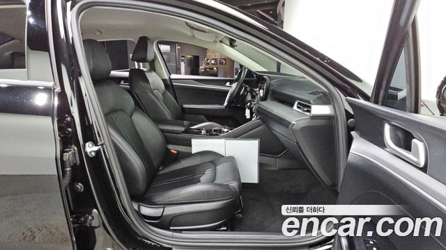 Kia K5 (III) 2.0 Trendy 2023 — фото 11
