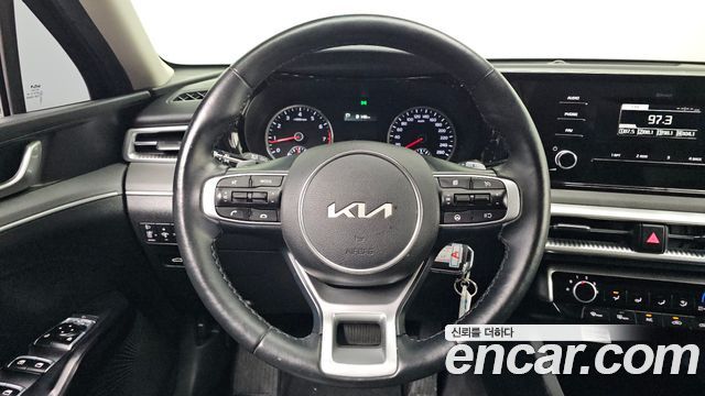 Kia K5 (III) 2.0 Trendy 2023 — фото 16