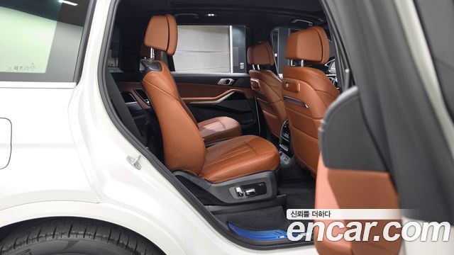 BMW X7 (G07) xDrive 40i M Sport 6STR 2024 — фото 12