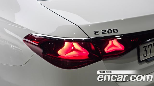 Mercedes-Benz E-Class (W214) E200 AMG Line 2026 — фото 23