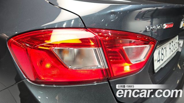 Chevrolet Cruze 1.4 Turbo LS 2017 — фото 23