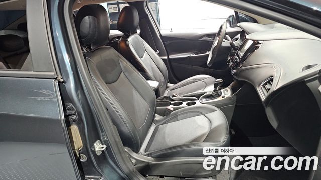 Chevrolet Cruze 1.4 Turbo LS 2017 — фото 26