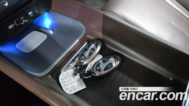 Hyundai Grandeur (GN7) 2,5 Gasoline 2WD Exclusive 2023 — фото 16