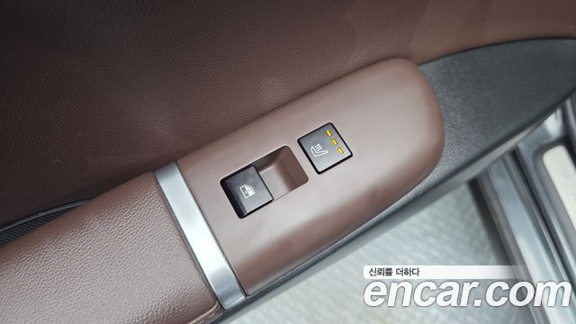 Hyundai Grandeur (GN7) 2,5 Gasoline 2WD Exclusive 2023 — фото 28