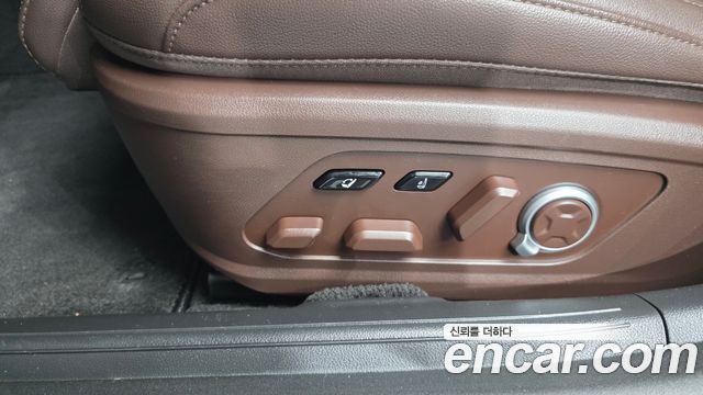 Hyundai Grandeur (GN7) 2,5 Gasoline 2WD Exclusive 2023 — фото 31
