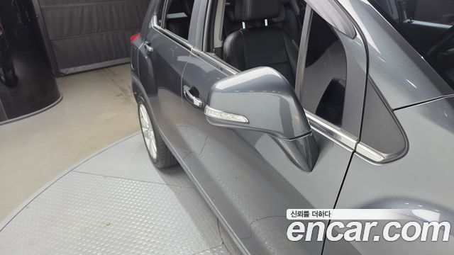 Chevrolet Trax 1.4 Premier 2018 — фото 30