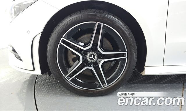 Mercedes-Benz CLA-Class (C118) CLA250 4MATIC 2023 — фото 5