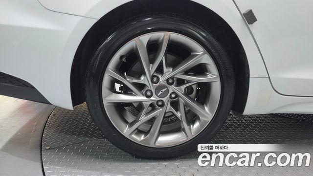 Genesis G70 Gasoline 2.0T 4WD 2022 — фото 5