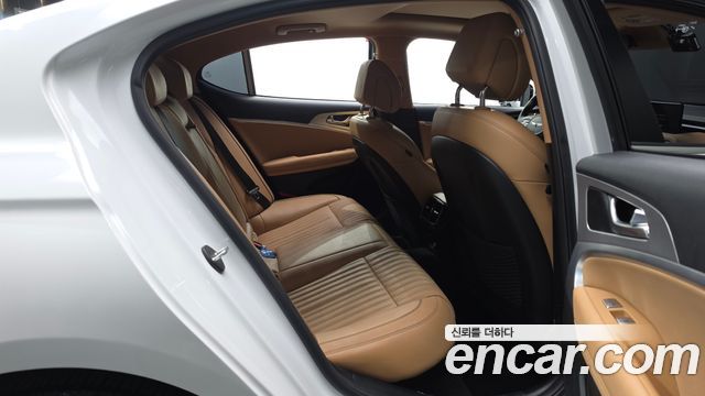 Genesis G70 Gasoline 2.0T 4WD 2022 — фото 12