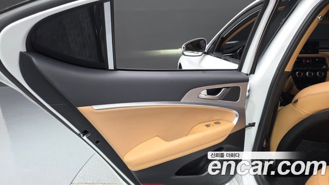 Genesis G70 Gasoline 2.0T 4WD 2022 — фото 25
