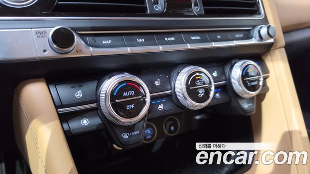 Genesis G70 Gasoline 2.0T 4WD 2022 — фото 32