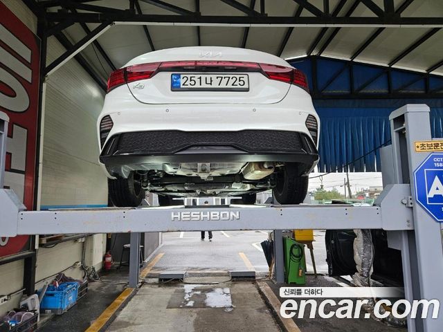 Kia K3 (II) 1.6 Prestige 2023 — фото 2