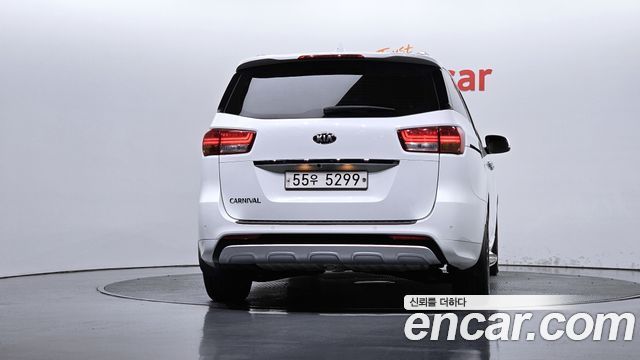 Kia Carnival 9-seater Prestige 2018 — фото 4