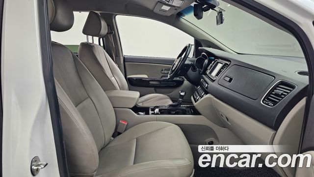 Kia Carnival 9-seater Prestige 2018 — фото 11