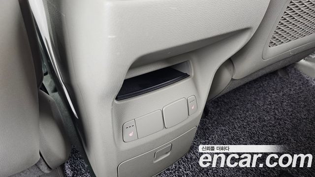 Kia Carnival 9-seater Prestige 2018 — фото 18