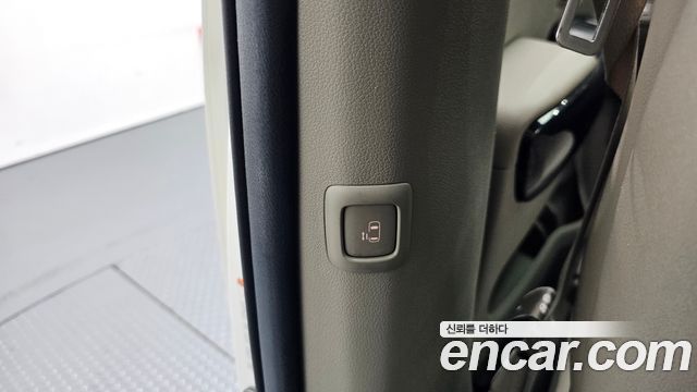 Kia Carnival 9-seater Prestige 2018 — фото 19