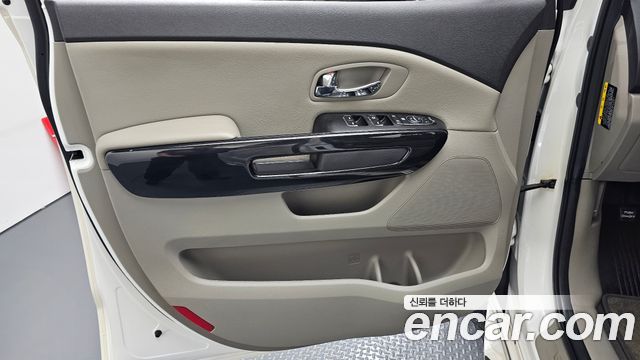 Kia Carnival 9-seater Prestige 2018 — фото 24