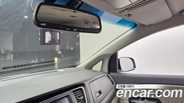 Kia Carnival 9-seater Prestige 2018 — фото 30