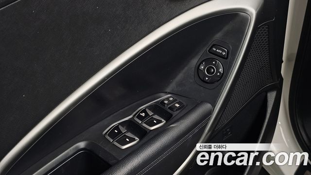 Hyundai Santa Fe (DM) Diesel(e-VGT) 2.0 2WD Premium 2013 — фото 16