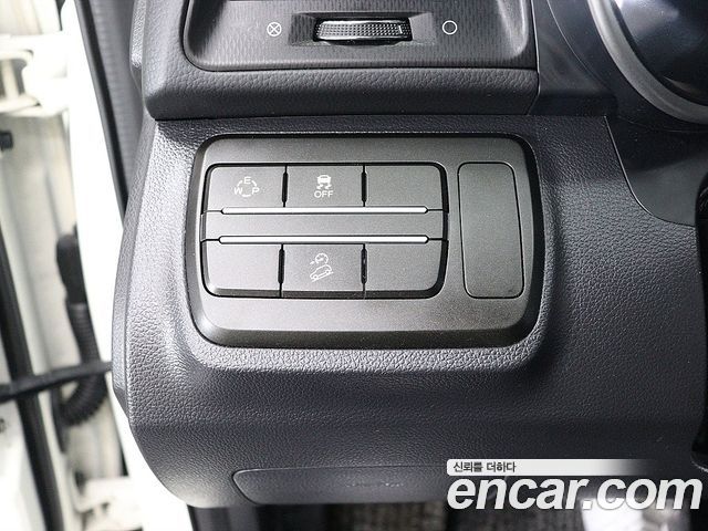 KG Mobility (SsangYong) Tivoli Air Diesel IX 2WD 2019 — фото 15