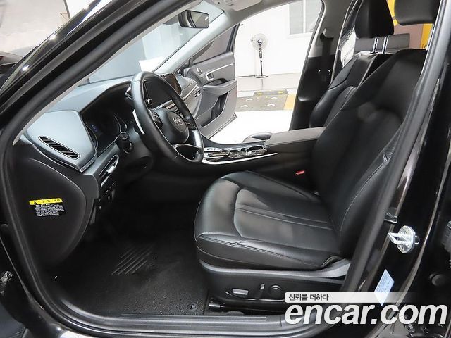 Hyundai Sonata (DN8) 2.0 Premium Family 2020 — фото 10