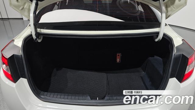 Kia K5 Hybrid Prestige 2012 — фото 20