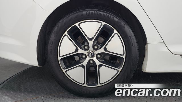 Kia K5 Hybrid Prestige 2012 — фото 21